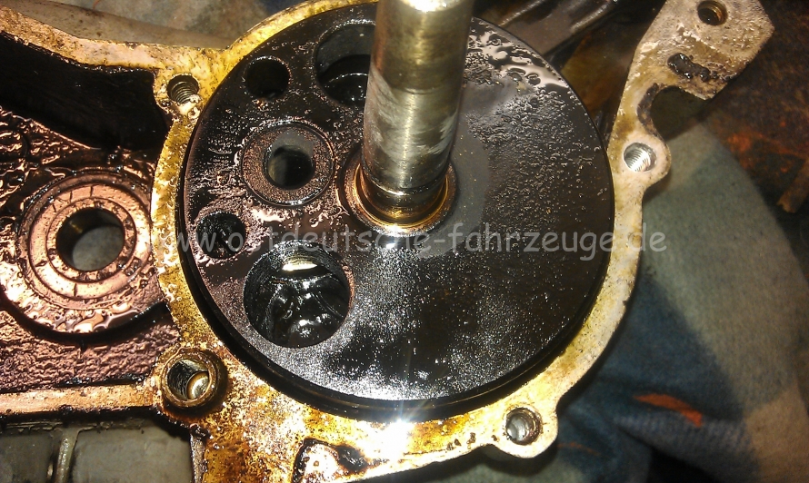 Die Welle ist leider Schrott. Sie ist auch nicht regenerierbar aufgrund defekter Gewinde...