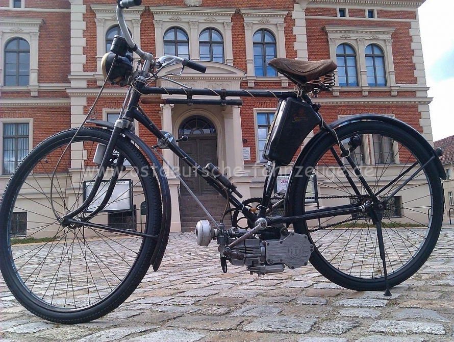 Schade das man die Hitzewellen schlecht auf dem Foto sieht, der Motor hat regelrecht geglüht