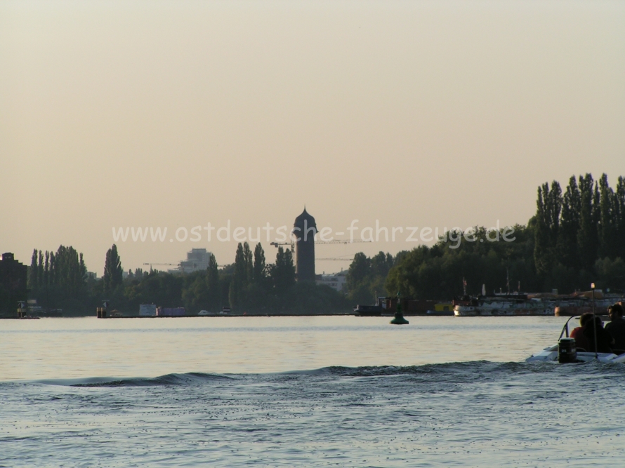 Dann waren wir auf einmal fast am Ostkreuz. den Wasser- und den Fernsehturm haben wir schon gesehen.