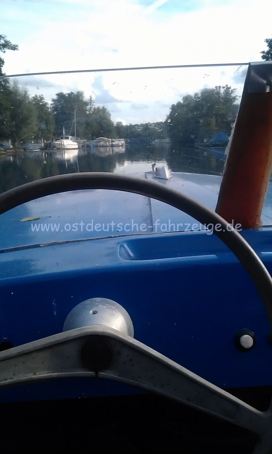 An den Bänken in Richtung Müggelspree