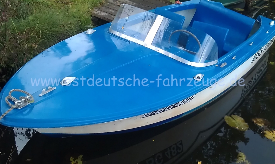 Ich denke, das Ergebnis kann sich sehen lassen. Nun ab ins Bootshaus, frohe Weihnachten, guten Rutsch und frohe Ostern! Das Antriebsaggregat kommt zur Wartung mit. Besser, als DIESE Forelle kann so ein Bootsmotor wohl kaum laufen ;)