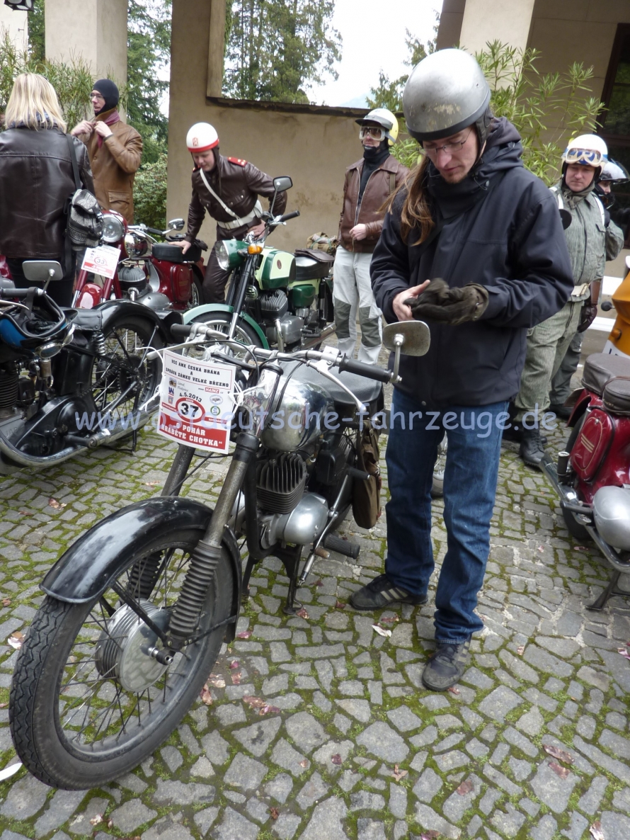 Oldtimerrallye 2013 in Velke Brezno.JPG