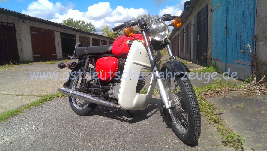 Und janz ruff. Es ist wirklich eine tolle Maschine. Übrigens ist sie in diesem Jahr 40 geworden und ich habe sie jetzt seit 25 Jahren.