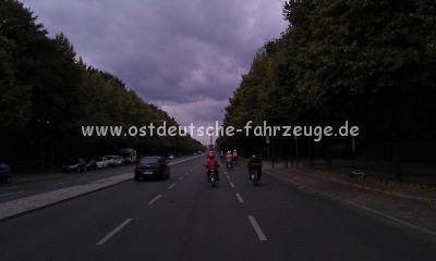 Tiergarten mit Siegessäule... Es war ziemlich finster, es bestand aber offensichtlich keine Gefahr! :D