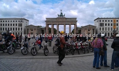 Am Brandenburger Tor war es ziemlich belebt...