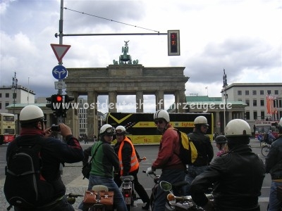 Keine Polizei hinter uns... Dann los!!!