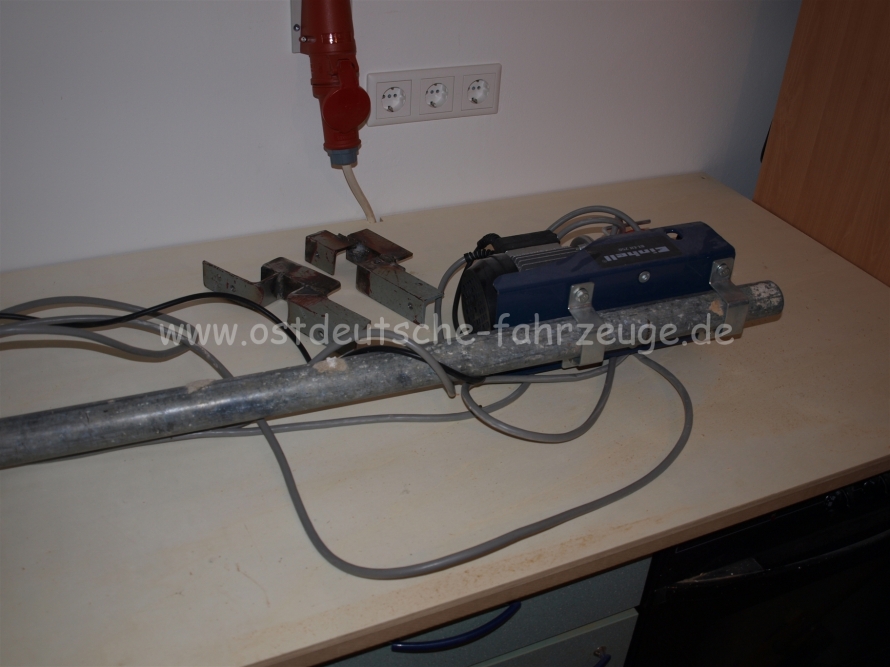 Da liegt auch schon der erste Patient auf dem Tisch. DANKE MATZE!!! DHS