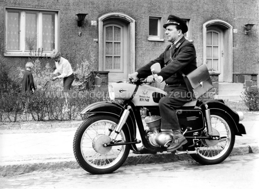 1963 ES 125-150 Postfahrzeug.jpg