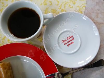 Ein kluger Spruch unter der Kaffeetasse!